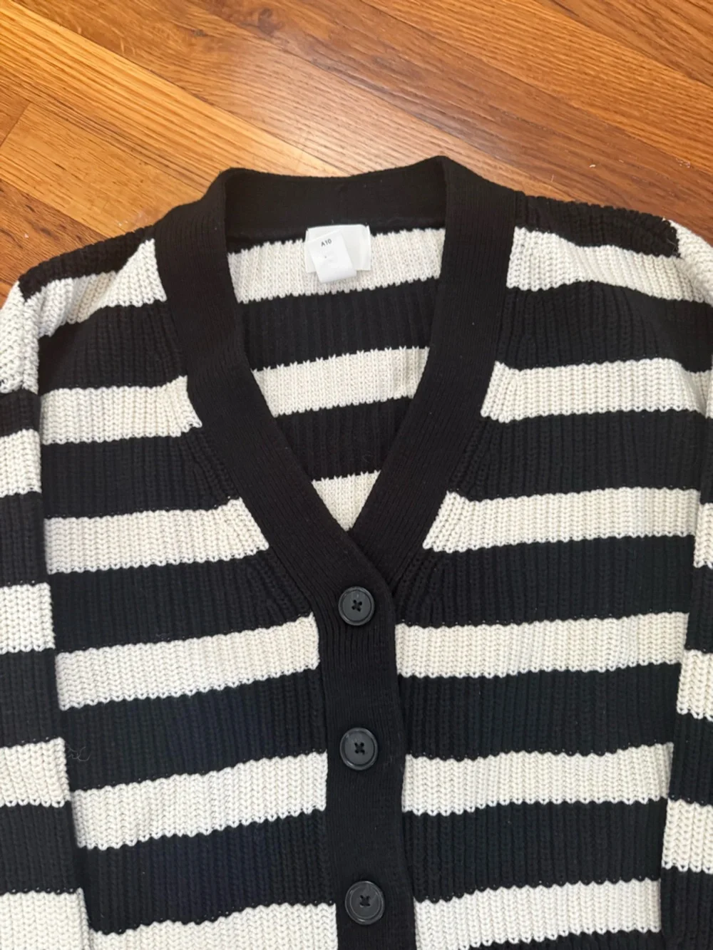 H&M Black and White Striped V-Neck Button Cardigan - Picture 2 of 4